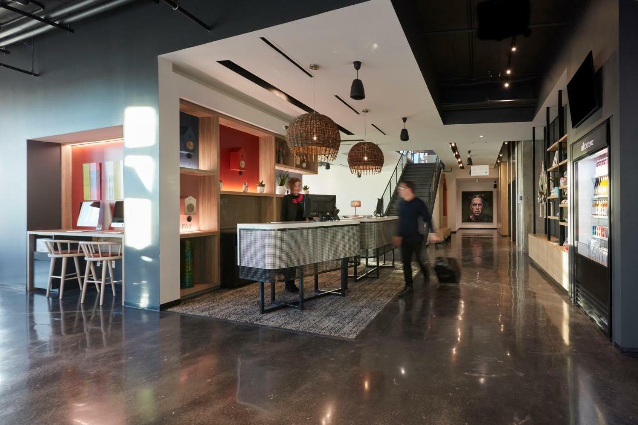 Alt Hotel Calgary East Village Ngoại thất bức ảnh